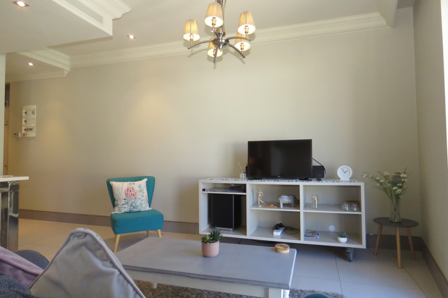 To Let 1 Bedroom Property for Rent in Green Point Western Cape